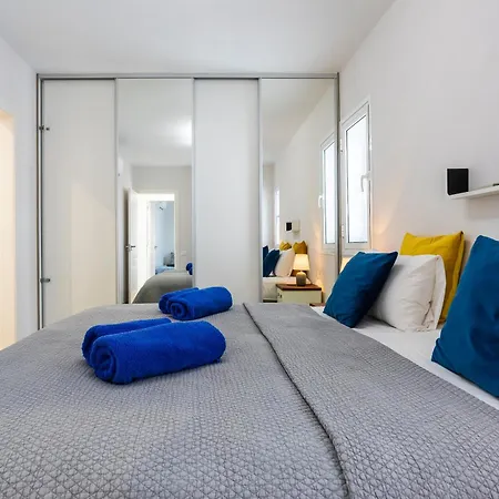 Ocean Panorama - 3 Ac Bedrooms, Private Garage, Pool, 2 Bathrooms, Tv Channels *