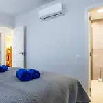 Ocean Panorama - 3 Ac Bedrooms, Private Garage, Pool, 2 Bathrooms, Tv Channels *
