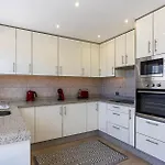 Ocean Panorama - 3 Ac Bedrooms, Private Garage, Pool, 2 Bathrooms, Tv Channels