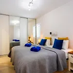 Ocean Panorama - 3 Ac Bedrooms, Private Garage, Pool, 2 Bathrooms, Tv Channels شقة