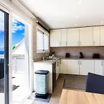 Ocean Panorama - 3 Ac Bedrooms, Private Garage, Pool, 2 Bathrooms, Tv Channels