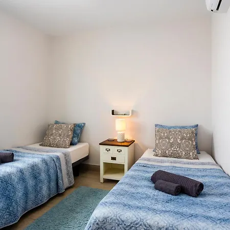 Apartment Ocean Panorama - 3 Ac Bedrooms, Private Garage, New Pool, 2 Bathrooms, Tv Channels Acantilado de los Gigantes