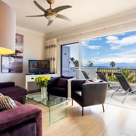 Ocean Panorama - 3 Ac Bedrooms, Private Garage, Pool, 2 Bathrooms, Tv Channels Appartement