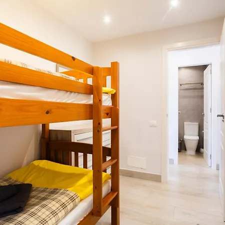 Ocean Panorama - 3 Ac Bedrooms, Private Garage, Pool, 2 Bathrooms, Tv Channels *