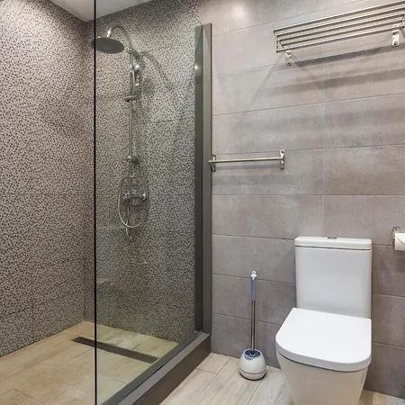 Ocean Panorama - 3 Ac Bedrooms, Private Garage, Pool, 2 Bathrooms, Tv Channels Apartamento *