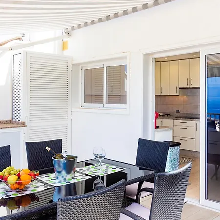 Ocean Panorama - 3 Ac Bedrooms, Private Garage, Pool, 2 Bathrooms, Tv Channels Lägenhet *