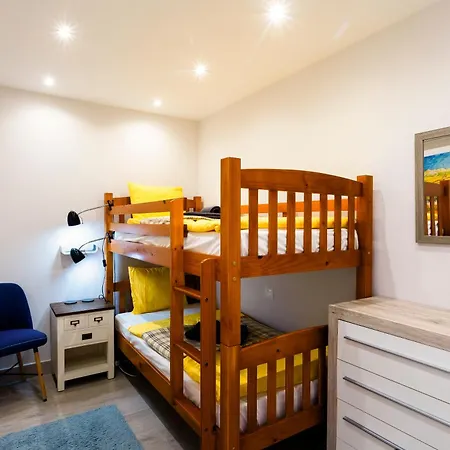 Apartment Ocean Panorama - 3 Ac Bedrooms, Private Garage, New Pool, 2 Bathrooms, Tv Channels *