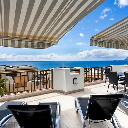 Ocean Panorama - 3 Ac Bedrooms, Private Garage, Pool, 2 Bathrooms, Tv Channels Apartamento