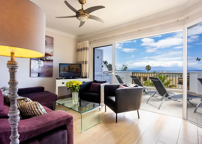 Ocean Panorama - 3 Ac Bedrooms, Private Garage, Pool, 2 Bathrooms, Tv Channels Apartment