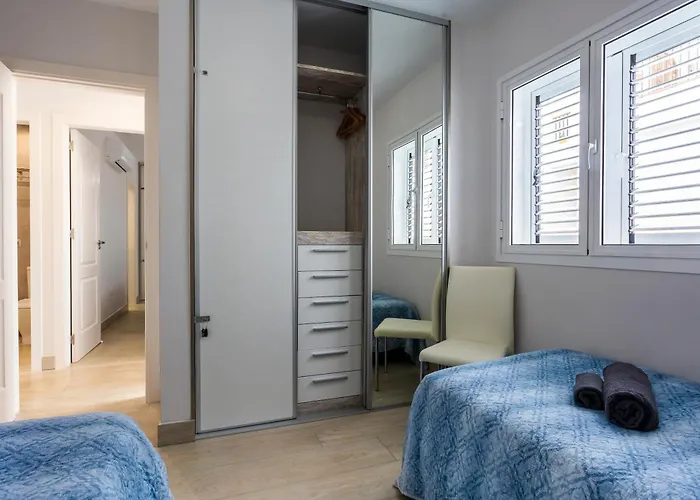 Ocean Panorama - 3 Ac Bedrooms, Private Garage, Pool, 2 Bathrooms, Tv Channels Apartment Acantilado de los Gigantes