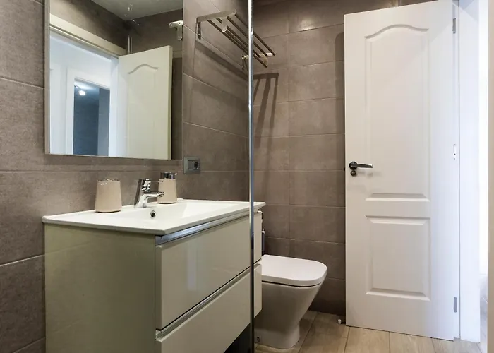 Ocean Panorama - 3 Ac Bedrooms, Private Garage, Pool, 2 Bathrooms, Tv Channels