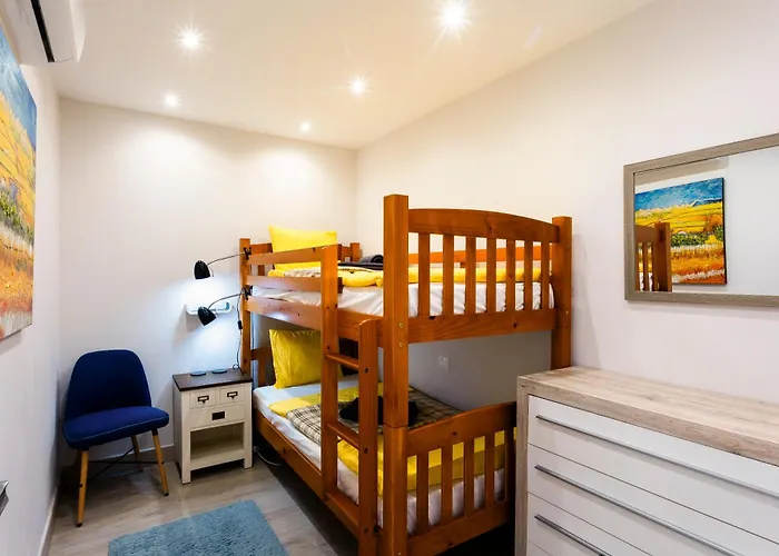 Apartment Ocean Panorama - 3 Ac Bedrooms, Private Garage, Pool, 2 Bathrooms, Tv Channels *