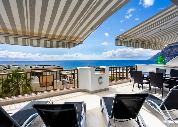 Ocean Panorama - 3 Ac Bedrooms, Private Garage, Pool, 2 Bathrooms, Tv Channels Apartment