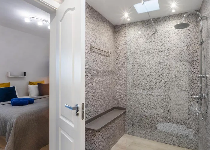 Apartment Ocean Panorama - 3 Ac Bedrooms, Private Garage, Pool, 2 Bathrooms, Tv Channels *